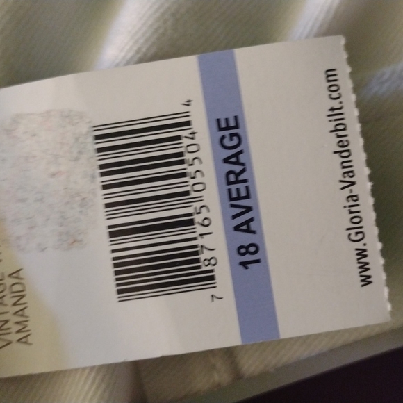 New, Gloria Vanderbilt, white denim pants, size 18 - Picture 5 of 5
